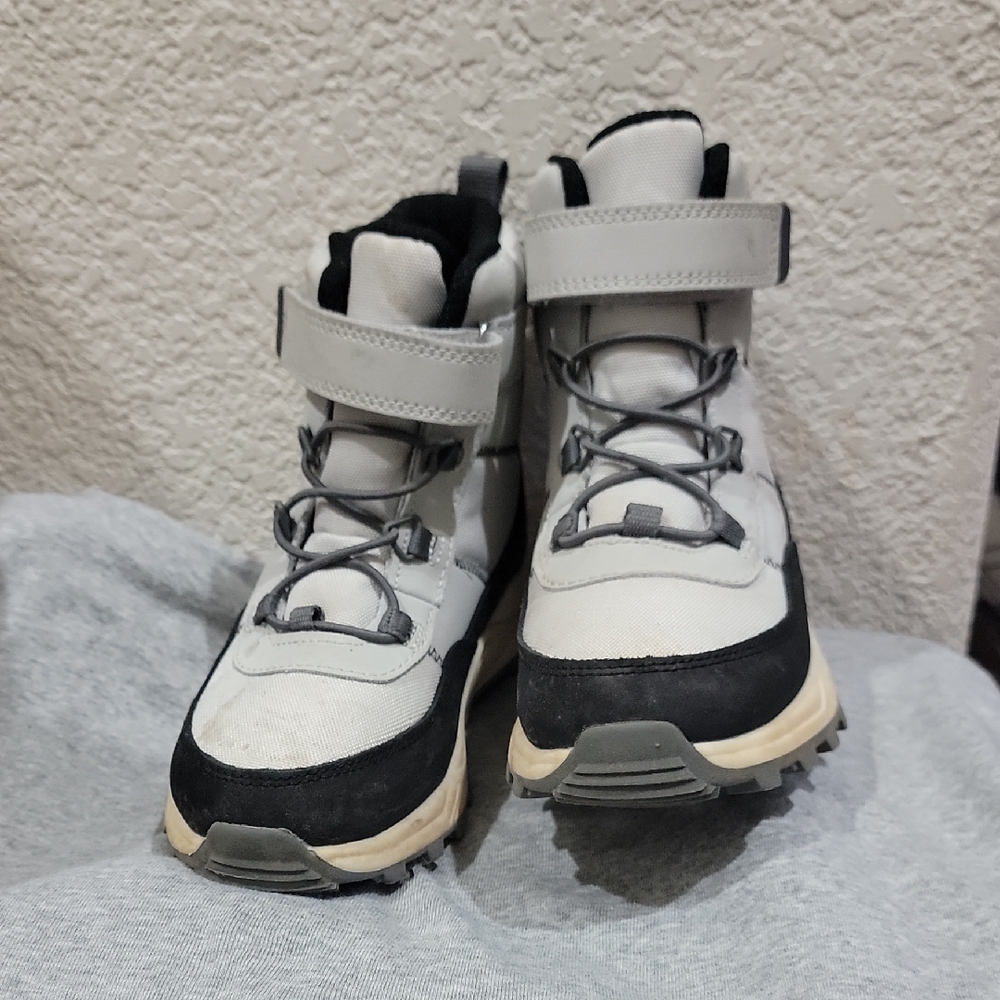 Cat & Jack Kids' Boots - Gray and Black